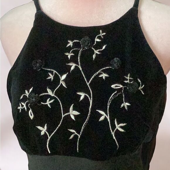 BETSY & ADAM EVENING WEAR LONG DRESS BLACK EMBROIDERY DETAIL FORMAL PROM PARTY - Picture 3 of 10